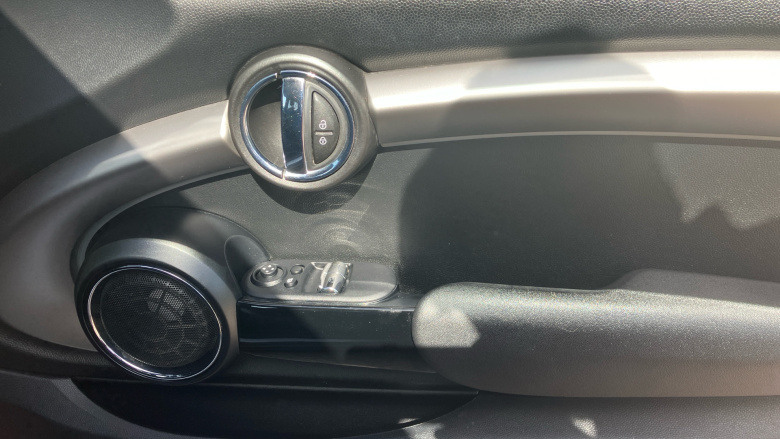 MINI Hatchback 1.5 Cooper Exclusive II 3dr Auto [Comfort/Nav Pck] Petrol Hatchback